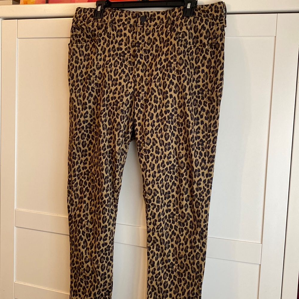 Levi’s Cheetah/leopard print jeans size 33